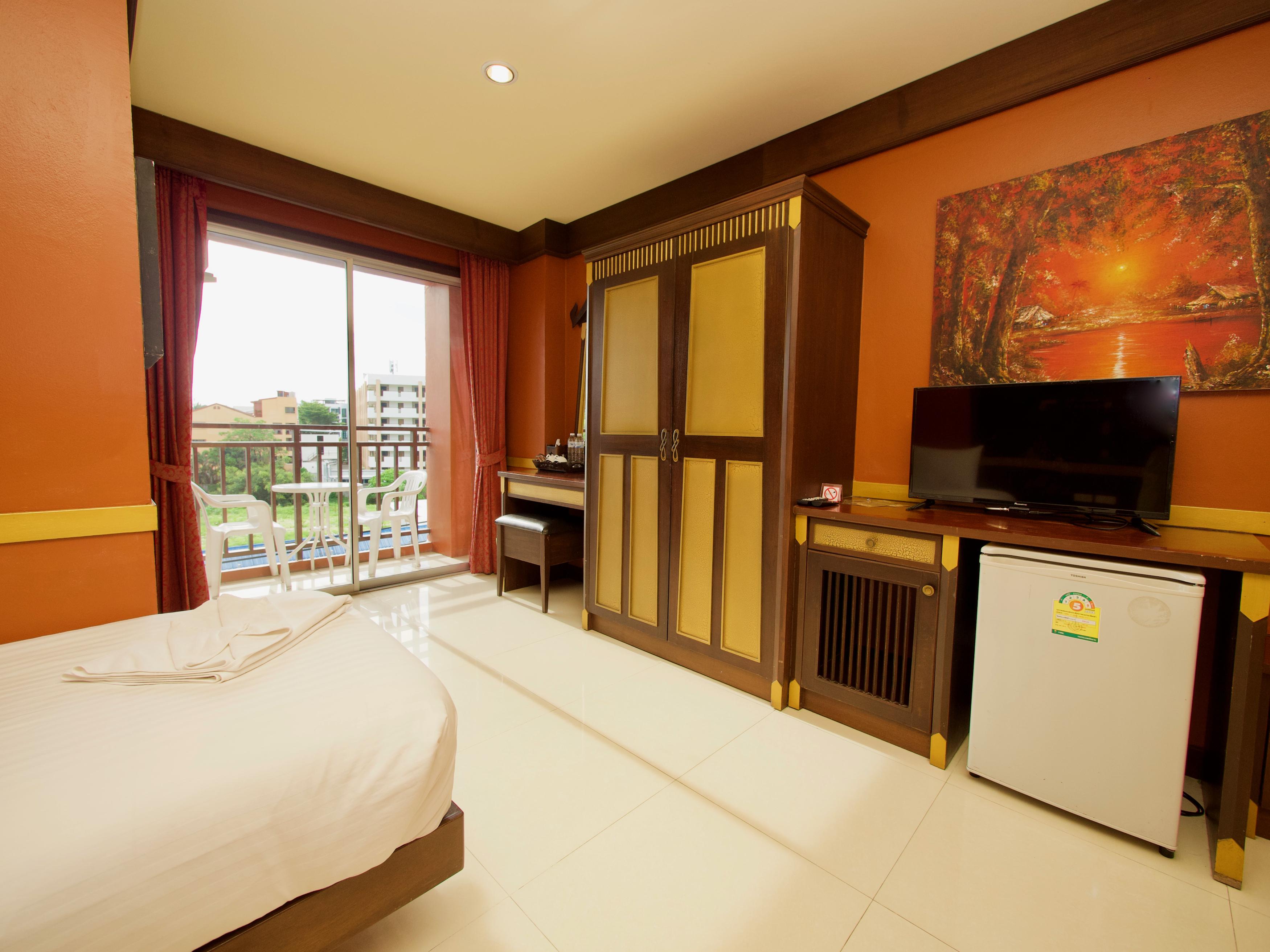 Khách sạn 99 Patong