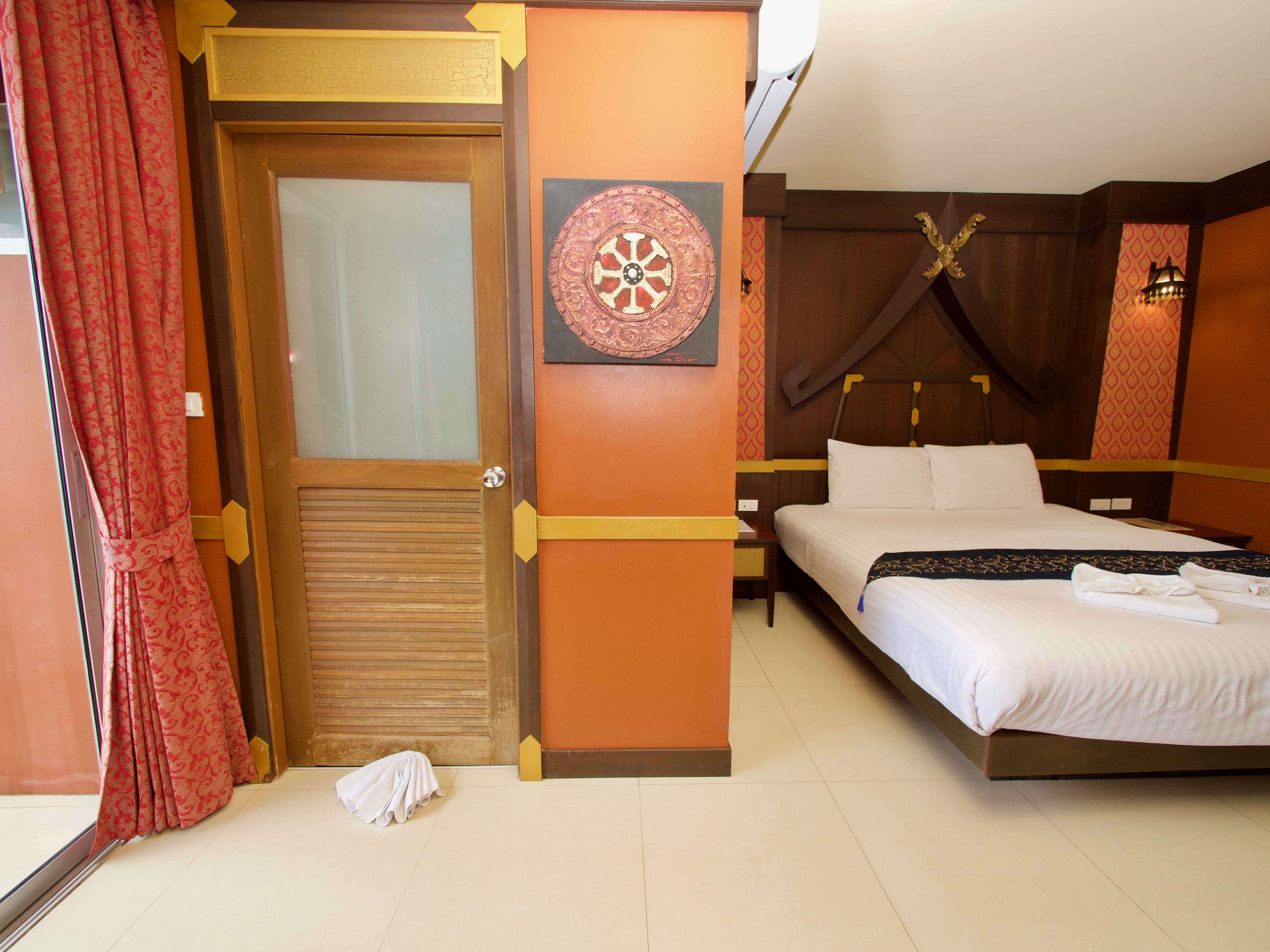 Khách sạn 99 Patong